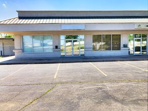 411 N Iowa St, Lawrence, KS for lease Building Photo- Image 1 of 11