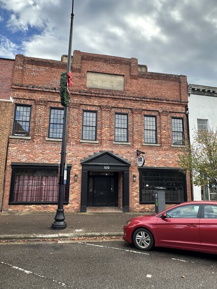 109 Gillespie St, Fayetteville, NC for sale - Building Photo - Image 1 of 12