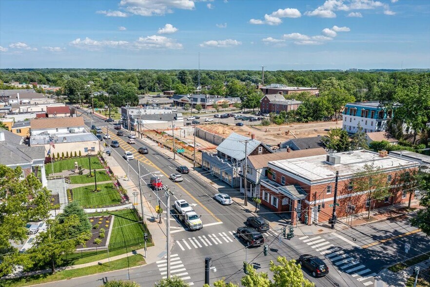 114-118 W Main St, Smithtown, NY for sale - Building Photo - Image 1 of 1