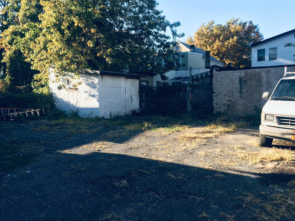 193 Broad St, Staten Island, NY 10304