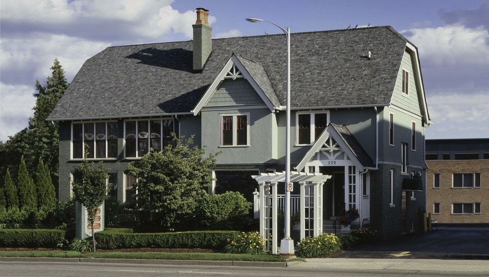 772 E Maple Rd, Birmingham, MI for lease - Building Photo - Image 1 of 1