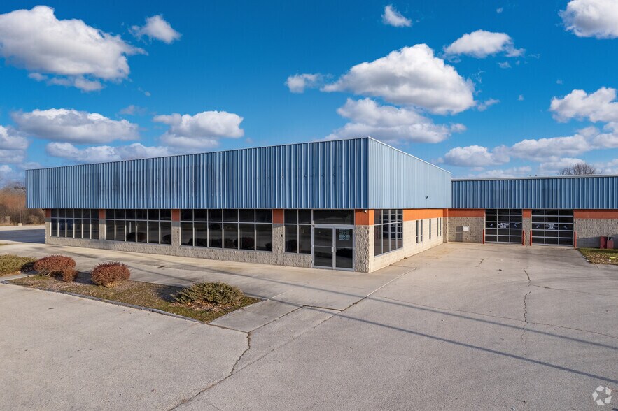 1180 S Spring St, Port Washington, WI for sale - Building Photo - Image 1 of 1