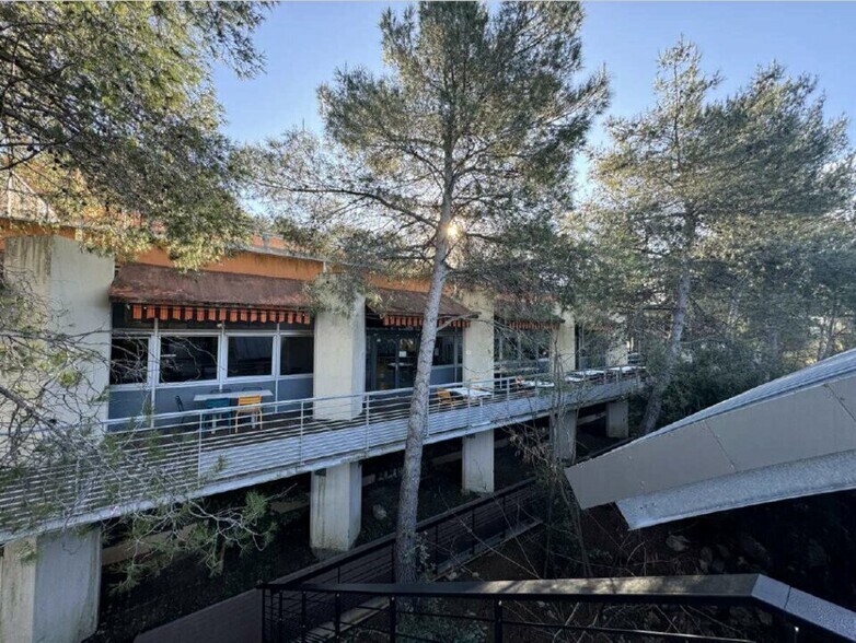 Industrial in Valbonne for lease - Building Photo - Image 3 of 3