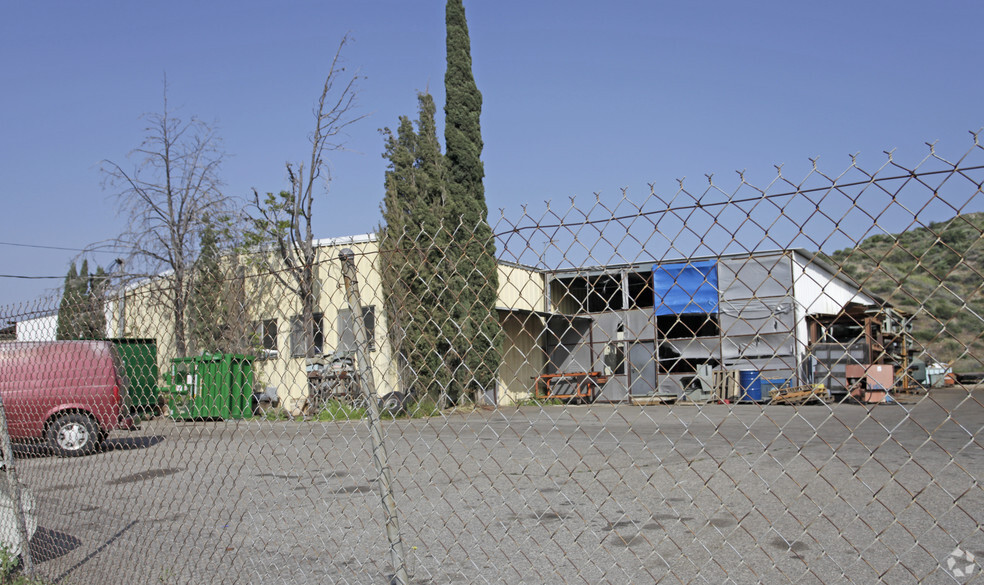 17000 Sierra Hwy, Canyon Country, CA for sale - Primary Photo - Image 1 of 1