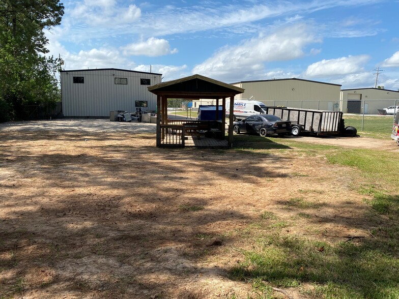 4229 Interstate 45, Dickinson, TX for lease - Building Photo - Image 3 of 3