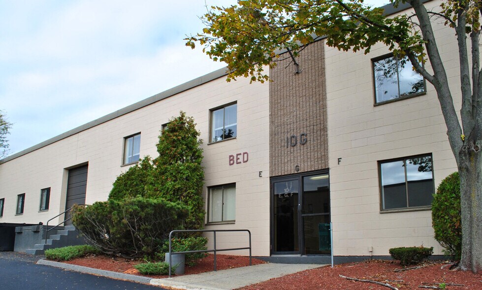 10 Roessler Rd, Woburn, MA for lease - DSC_0176 - Image 1 of 5