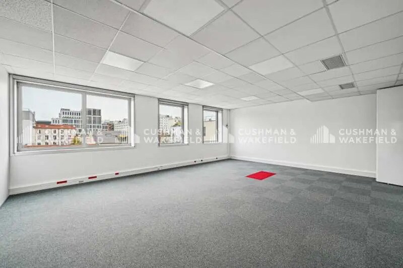 Office in Montrouge for sale Interior Photo- Image 1 of 16
