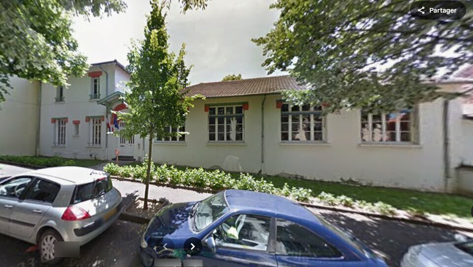 Office in Vichy for lease Building Photo- Image 1 of 6