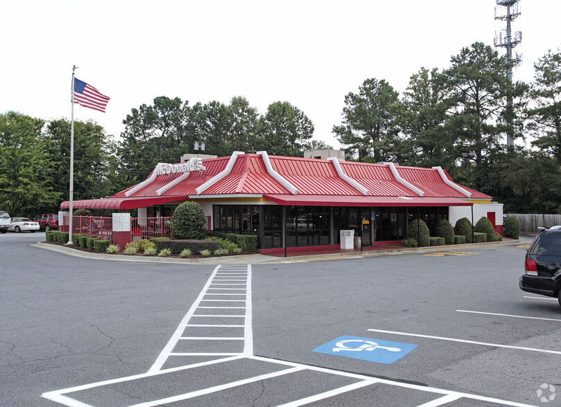 1015 S Cobb Dr SE, Marietta, GA for lease - Building Photo - Image 2 of 9