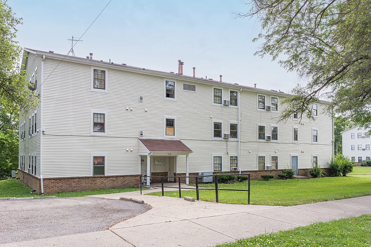 13161414 McArthur Ave, Dayton, OH 45417 C. J. McLin Sr. Apartments