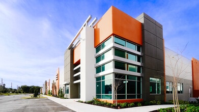 1290 Ocoee Apopka Rd, Ocoee, FL for lease Building Photo- Image 1 of 2