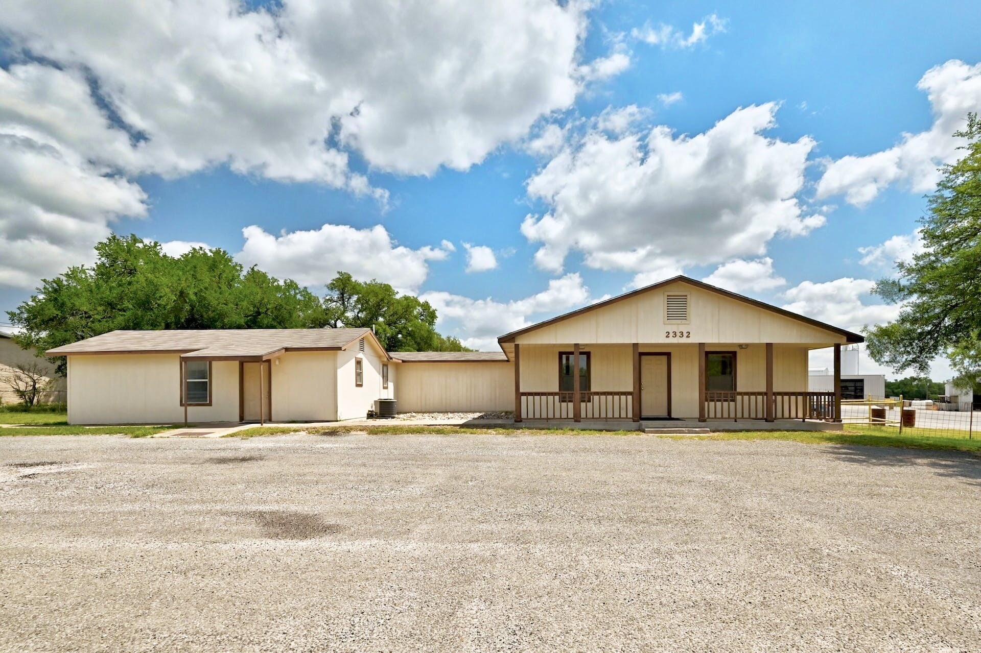 2332 Co 252 Rd, Bertram, TX for sale Primary Photo- Image 1 of 1
