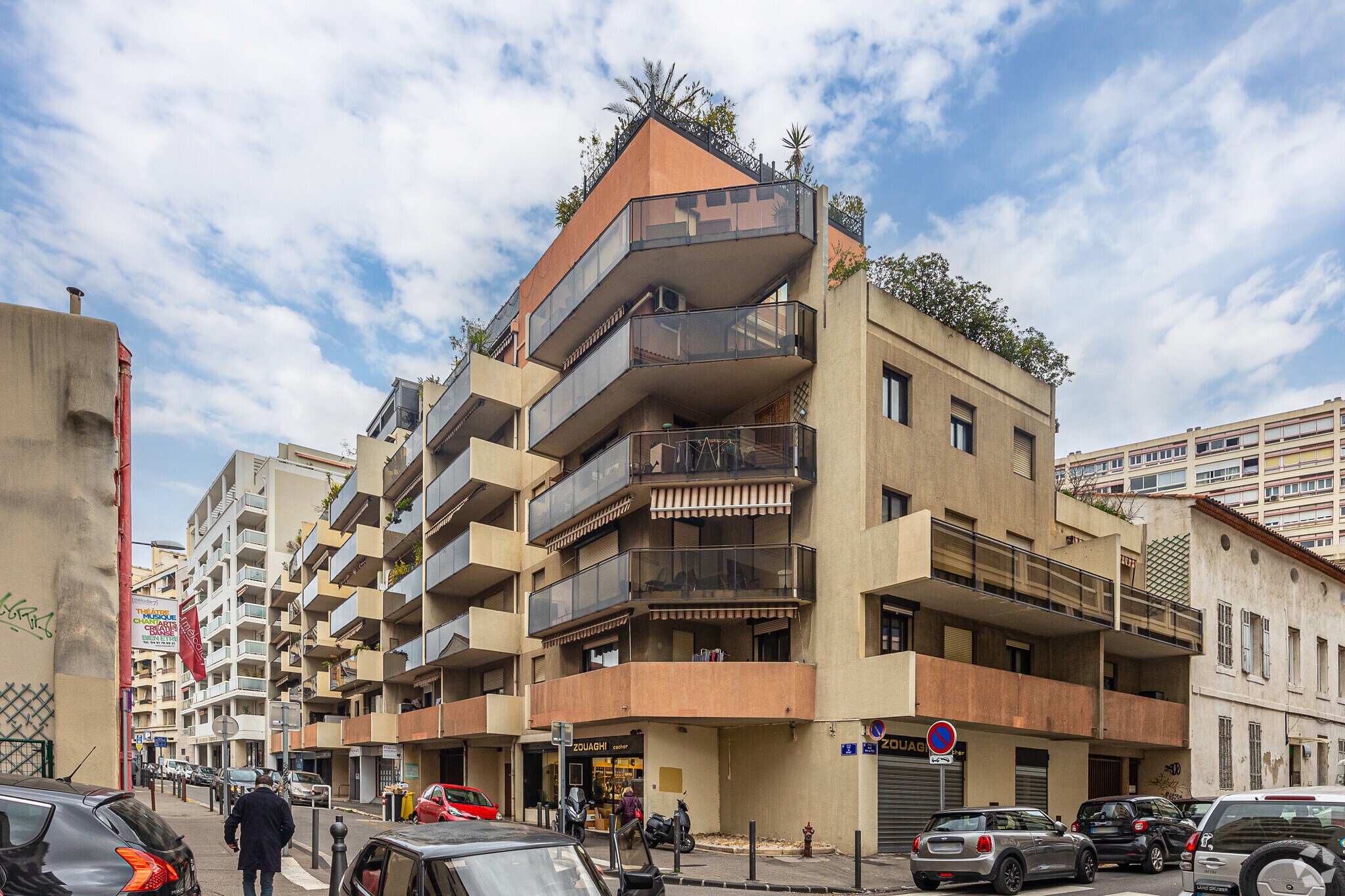 Multifamily in Marseille for sale Primary Photo- Image 1 of 9