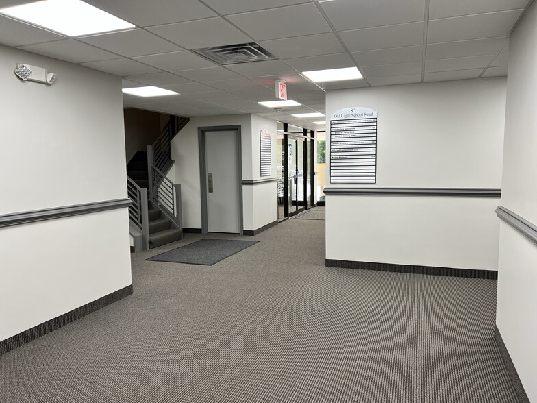 85 Old Eagle School Rd, Wayne, PA for lease - Lobby - Image 3 of 8