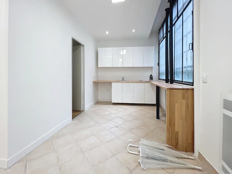 Retail in Paris for lease - Building Photo - Image 3 of 6