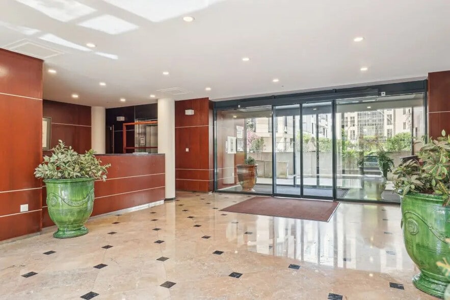 11 Allée Nicéphore Niepce, Vincennes for lease - Building Photo - Image 2 of 8