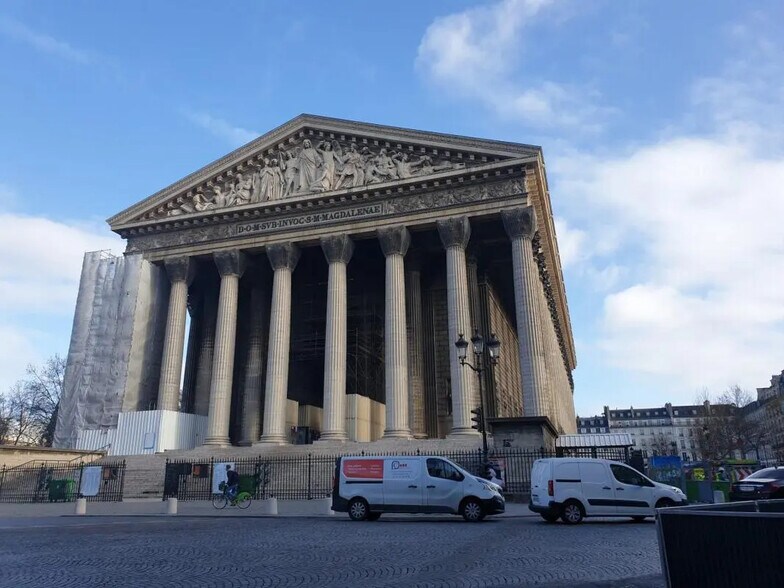 Office in Paris for lease - Building Photo - Image 2 of 13