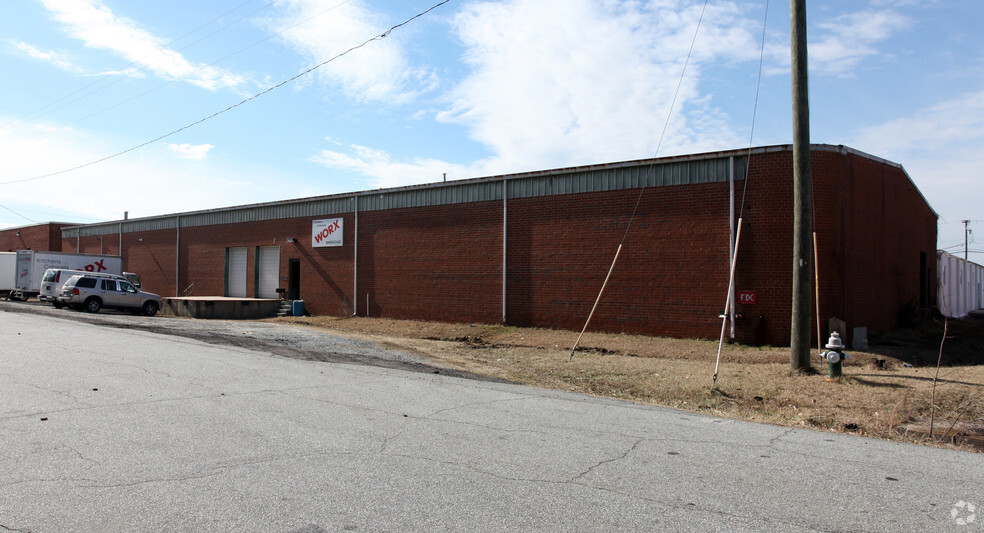 1013 Warehouse St, Greensboro, NC for lease - Primary Photo - Image 1 of 5