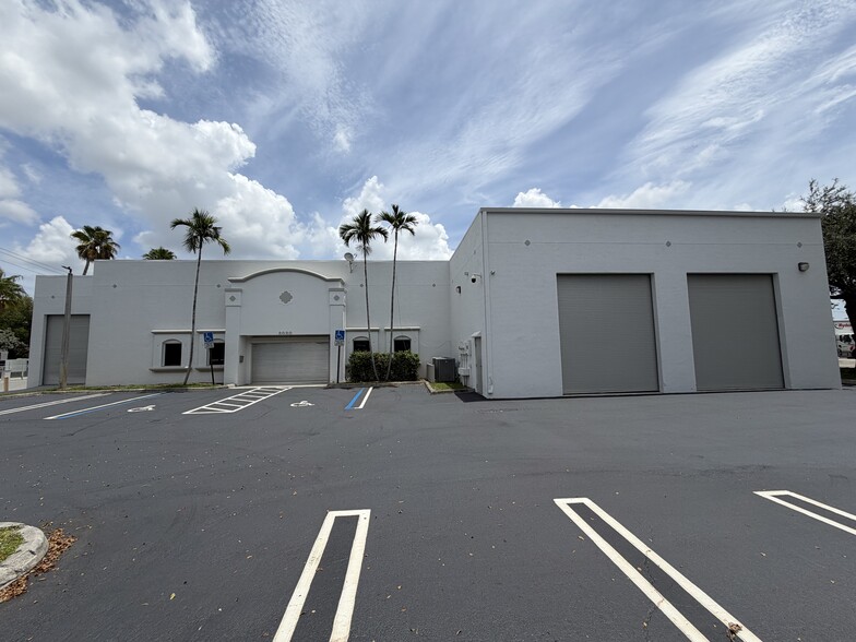 3020 SW 10th St, Pompano Beach, FL for lease - Building Photo - Image 2 of 6