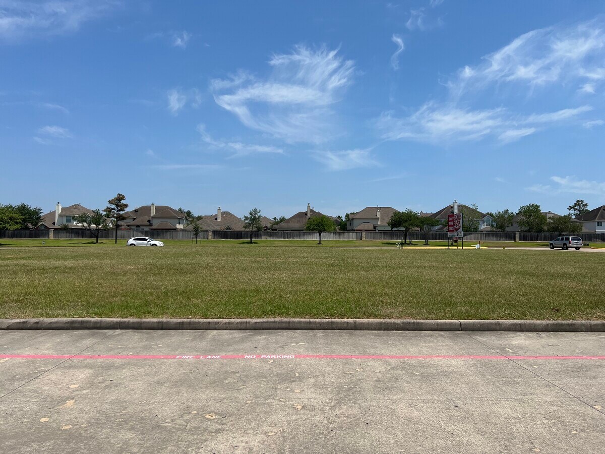 12223 Northpointe Blvd, Tomball, TX 77377