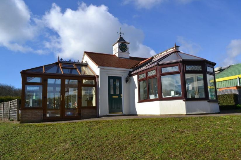 59 Newport Rd, Sandown for sale - Building Photo - Image 1 of 1