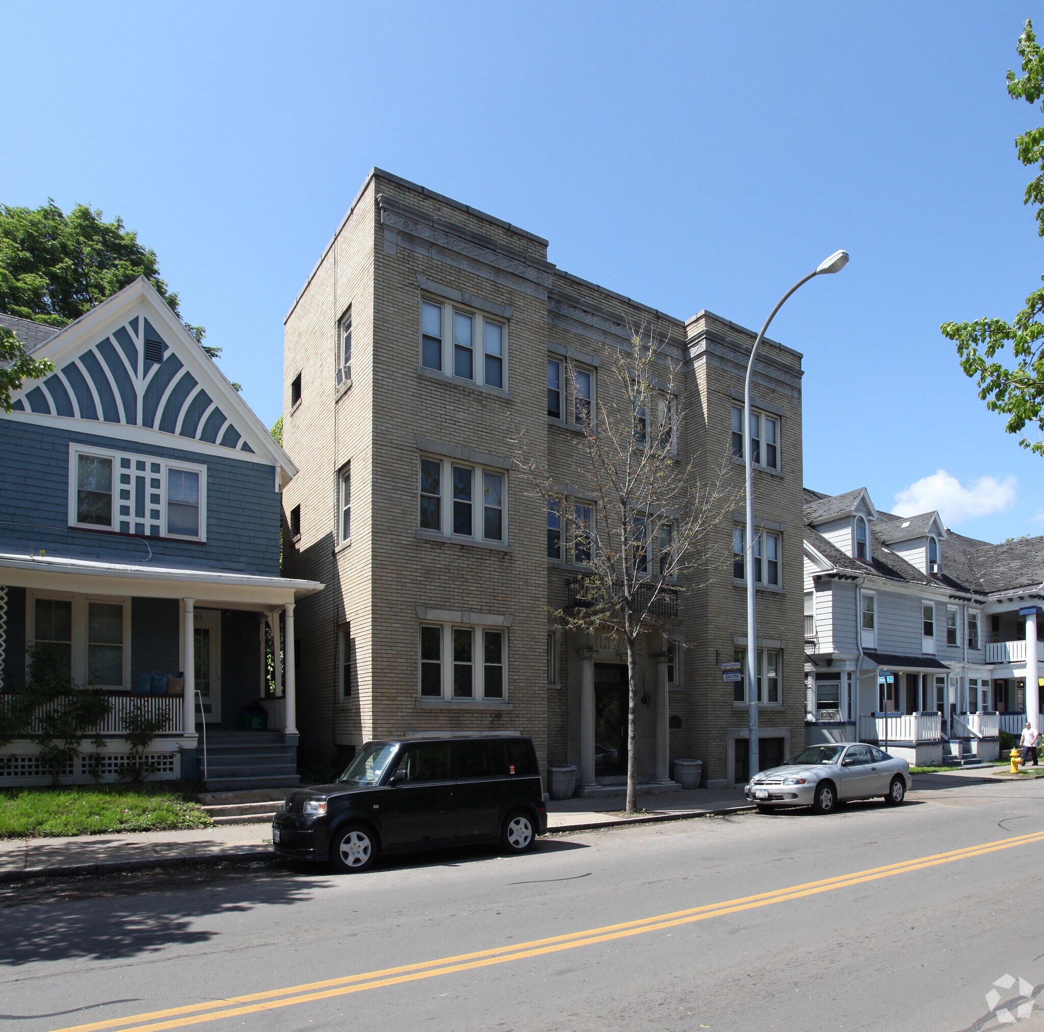 357 Alexander St, Rochester, NY 14607