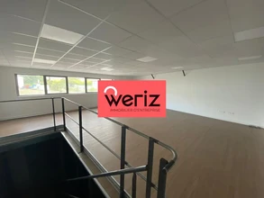 Flex in Éguilles for lease Interior Photo- Image 2 of 2