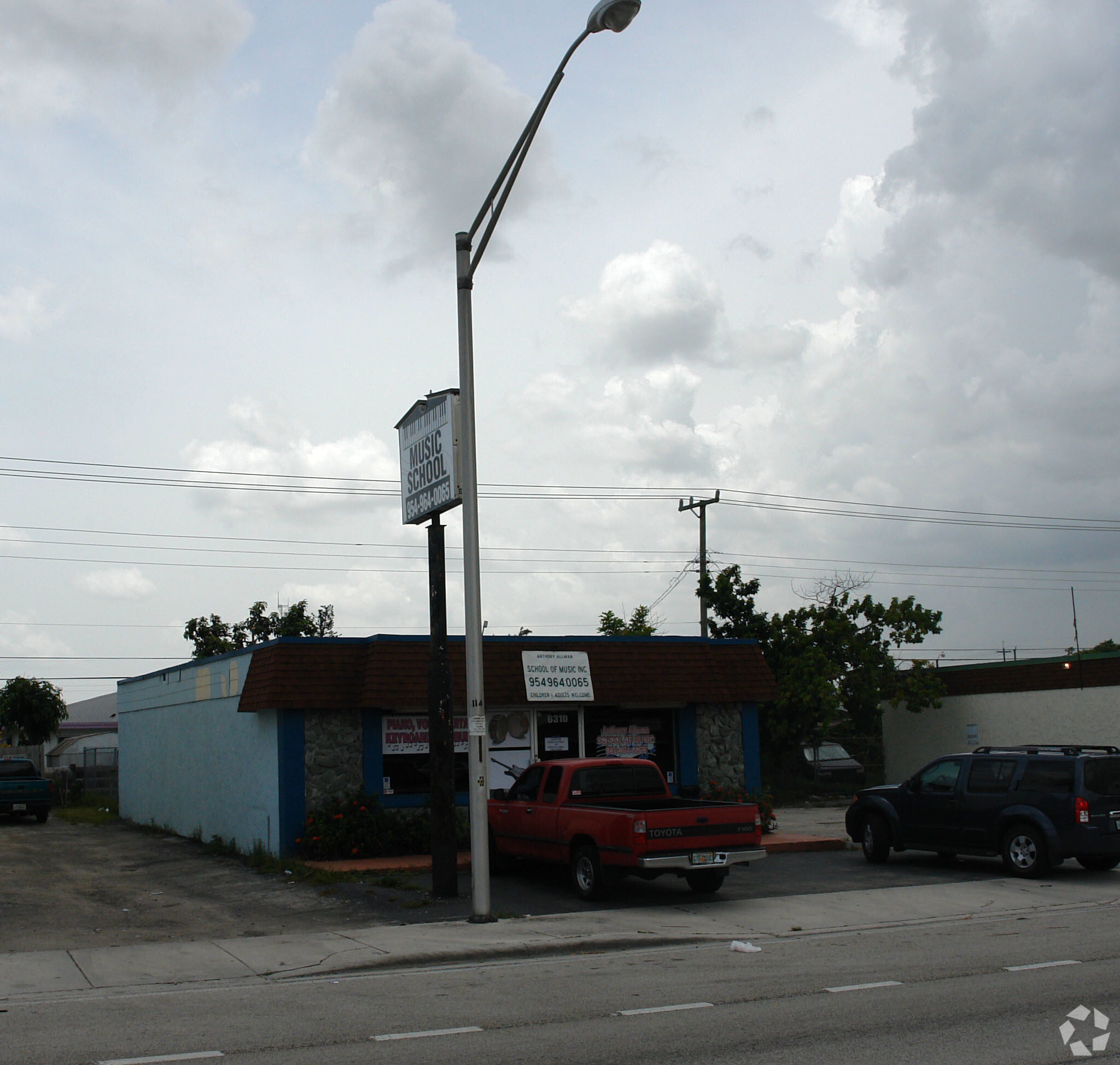 6310 Pembroke Rd, Miramar, FL for sale Primary Photo- Image 1 of 13