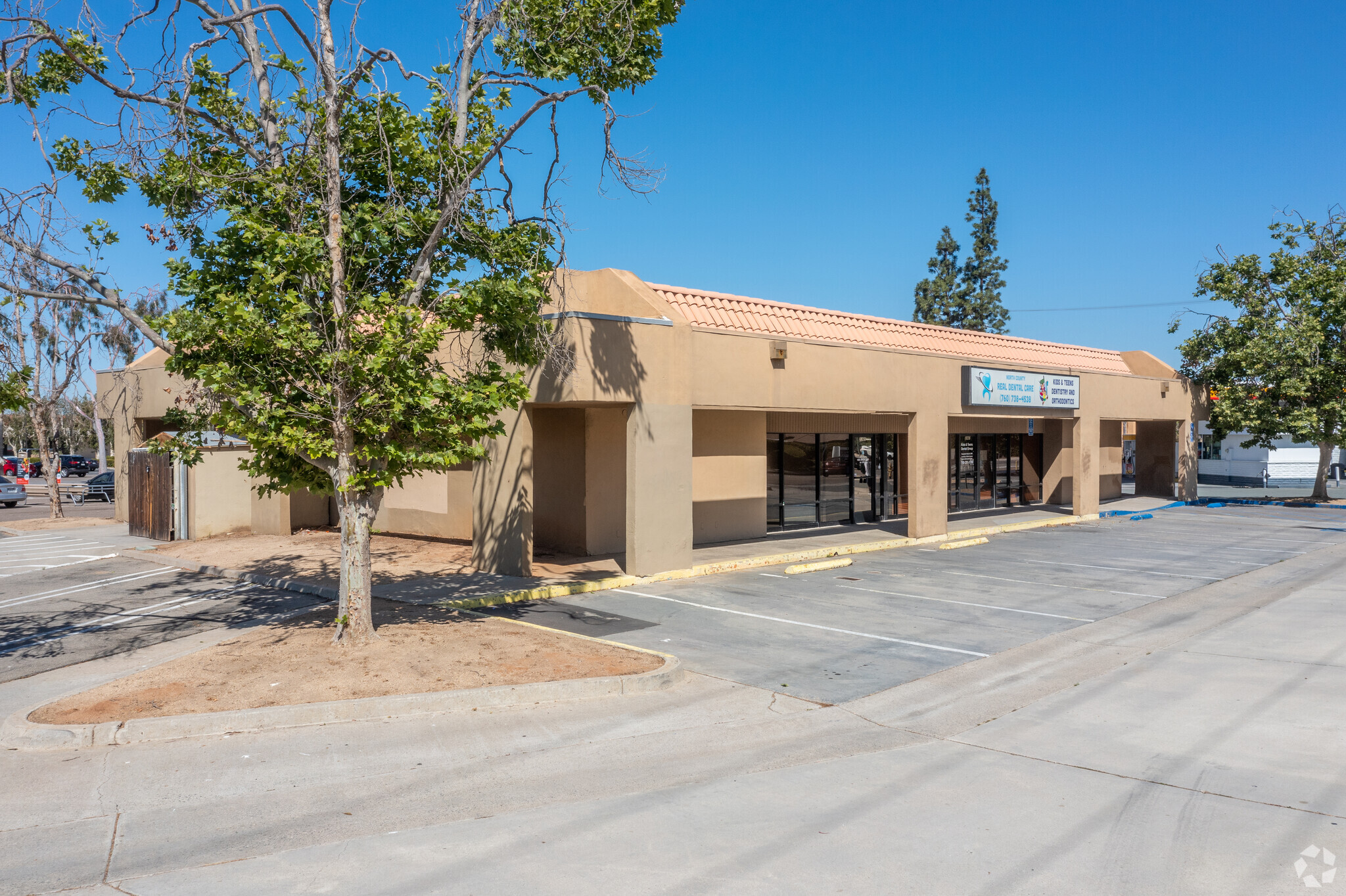 2365 E Valley Pky, Escondido, CA for sale Primary Photo- Image 1 of 1