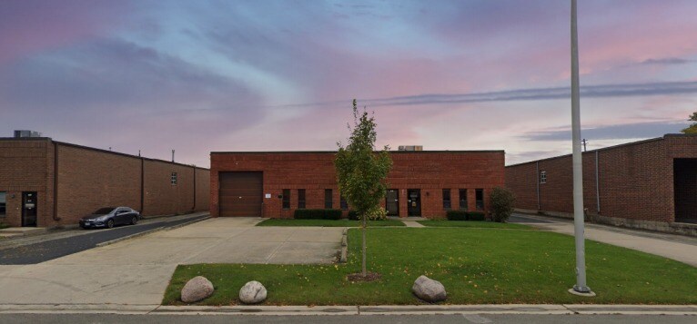 321 W Gerri Ln, Addison, IL for sale - Primary Photo - Image 1 of 1