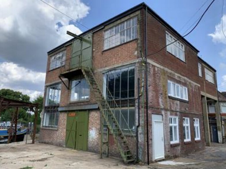 Lower Sunbury Rd, Hampton for lease - Primary Photo - Image 1 of 1