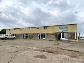 5008 47 Av, Lloydminster, SK for lease Building Photo- Image 1 of 1