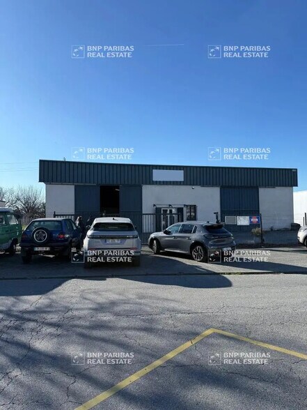 Flex in Saint-Alban for lease - Building Photo - Image 1 of 3