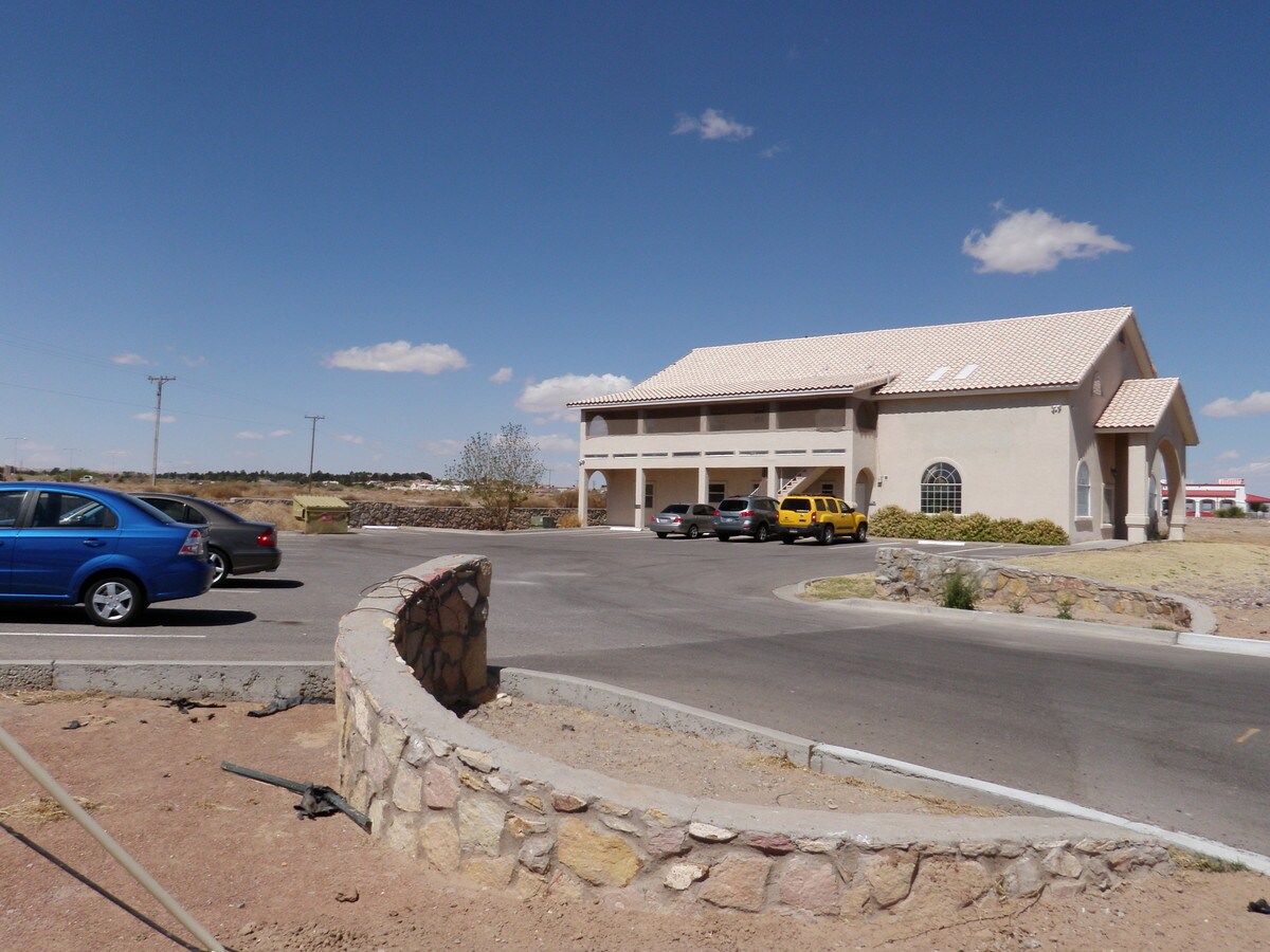 5305 Mcnutt Rd, Santa Teresa, NM 88008