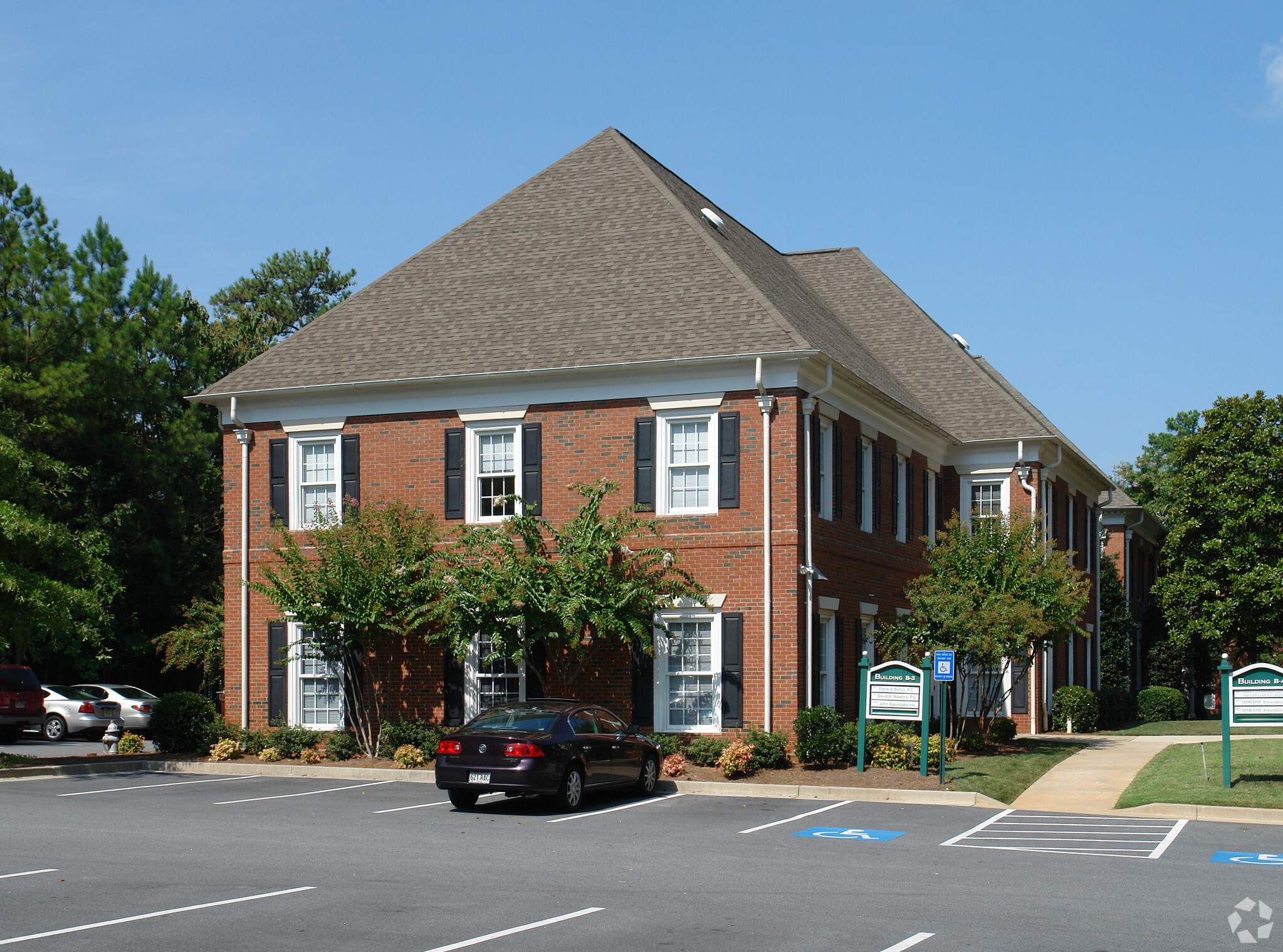 6849 Peachtree Dunwoody Rd NE, Atlanta, GA for lease Building Photo- Image 1 of 18