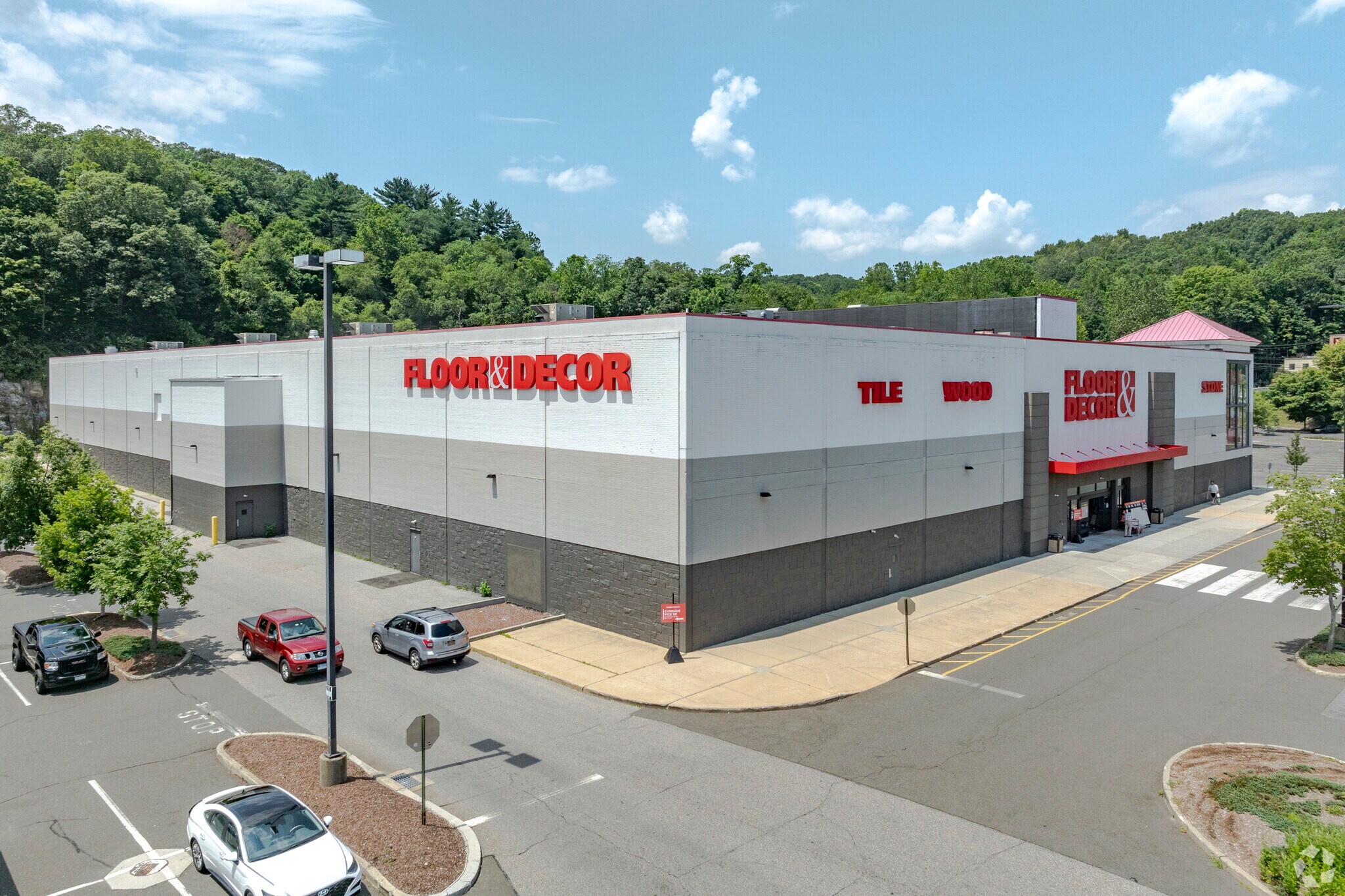 114 Federal Rd, Danbury, CT for sale Primary Photo- Image 1 of 1