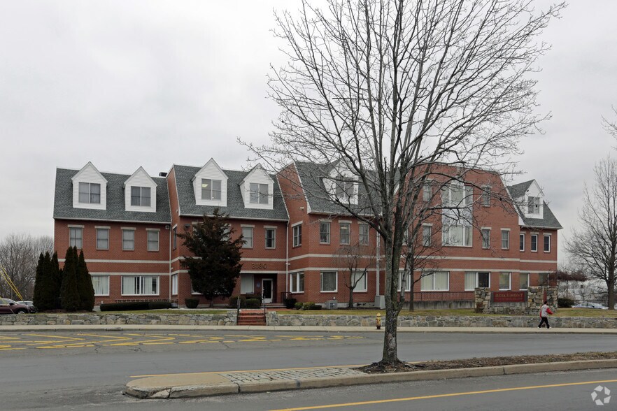 3180 Main St, Bridgeport, CT for lease - Building Photo - Image 2 of 13