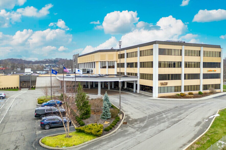910 Sheraton Dr, Mars, PA for sale - Primary Photo - Image 1 of 1