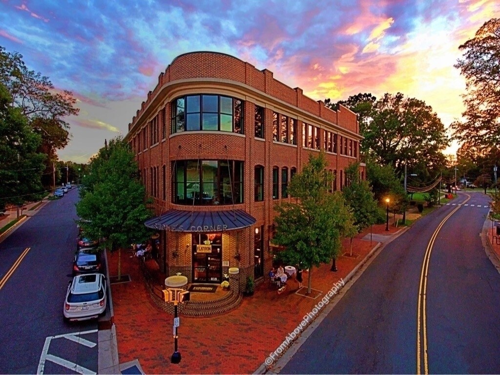 215 S Main St, Davidson, NC for sale Building Photo- Image 1 of 1