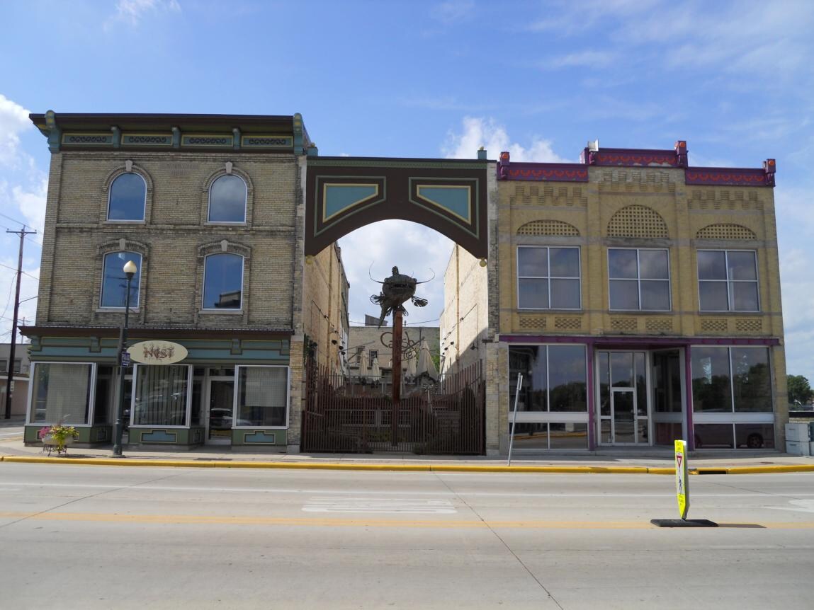 88 S Main St, Fort Atkinson, WI for sale Primary Photo- Image 1 of 9