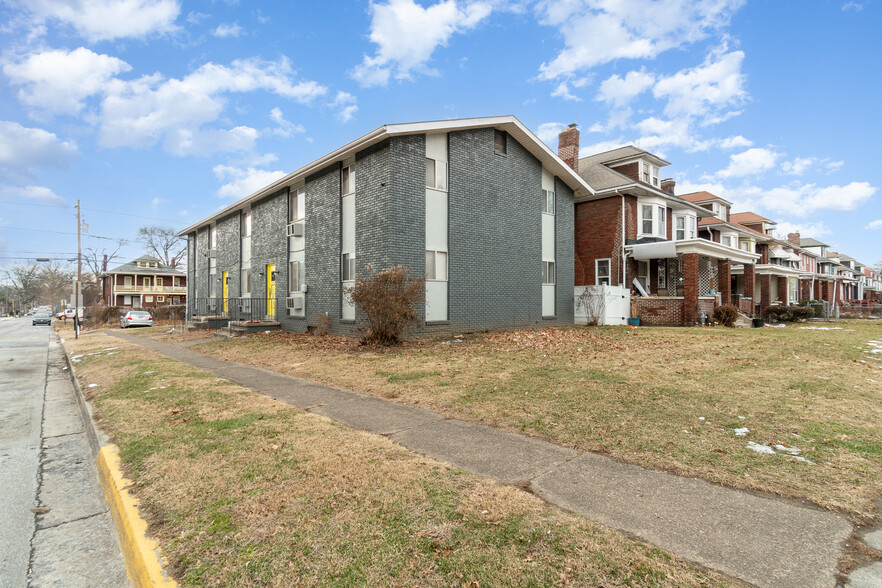 10 Unit portfolio of 4 properties for sale on LoopNet.com - Building Photo - Image 3 of 44