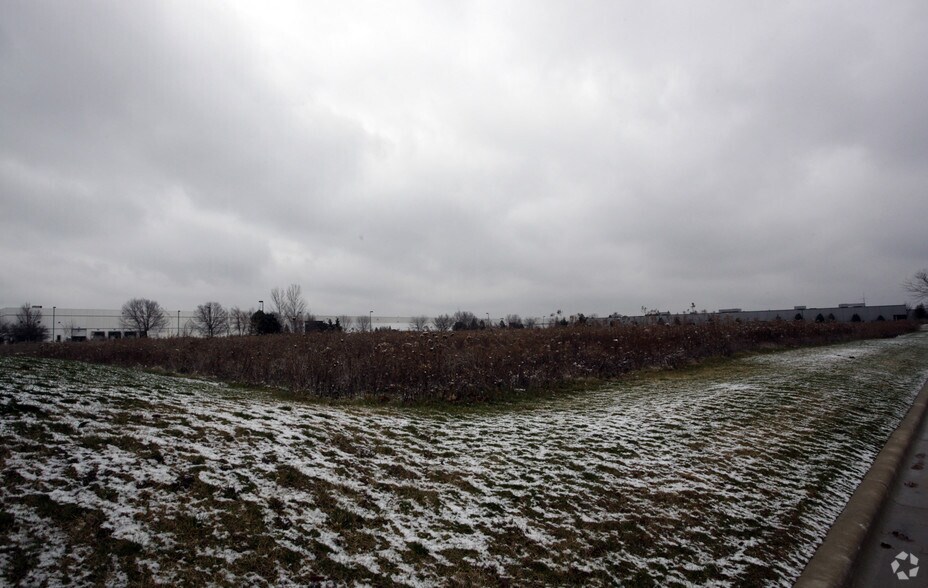 High Grove Ln, Naperville, IL for sale - Primary Photo - Image 1 of 1