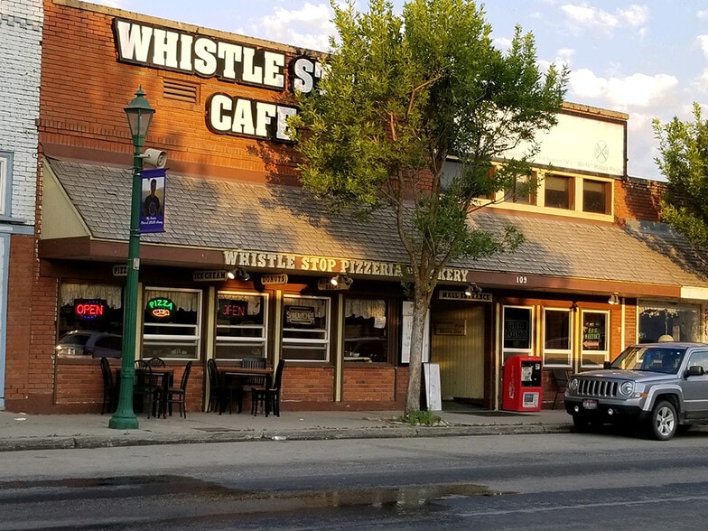 109 N Main St, Cascade, ID for sale - Primary Photo - Image 1 of 1