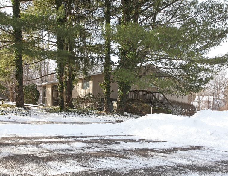 800 Cottage Grove Rd, Bloomfield, CT for sale - Building Photo - Image 2 of 2