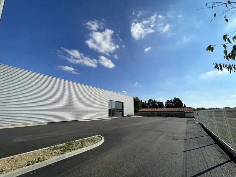 Flex in Toulouse for lease - Building Photo - Image 2 of 13