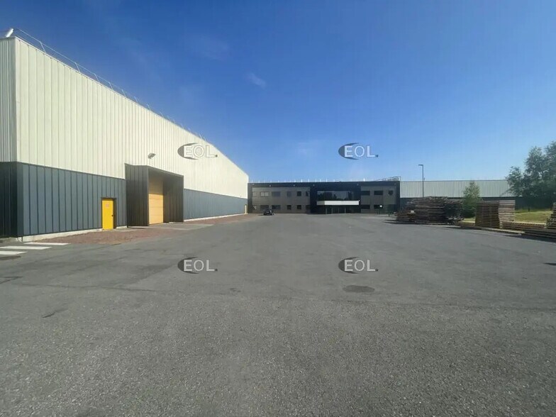 Industrial in Annezin for lease - Building Photo - Image 2 of 8