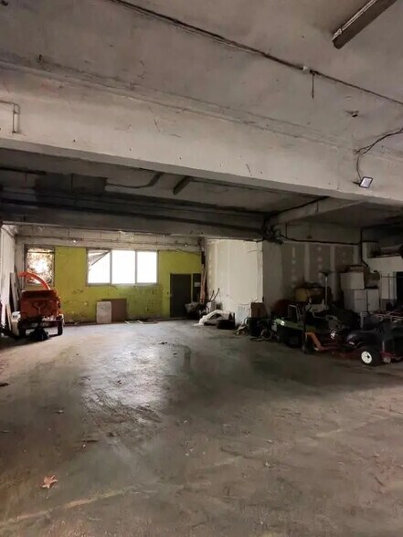 Industrial in Marseille for sale - Interior Photo - Image 2 of 6