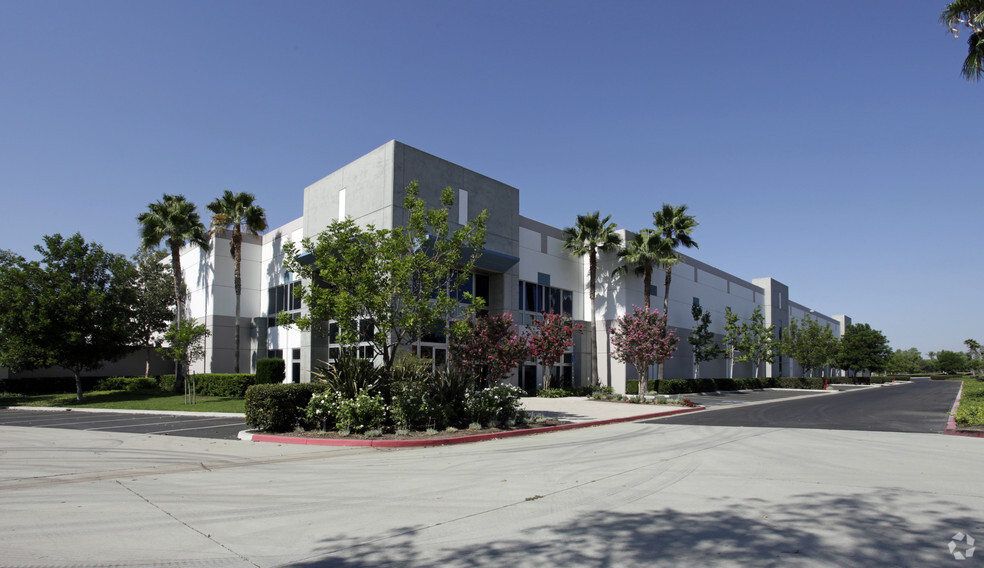 1450 E Mission Blvd, Ontario, CA for lease - Primary Photo - Image 1 of 4