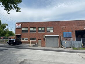 6 Roslyn Pl, Mount Vernon, NY for lease Building Photo- Image 1 of 1