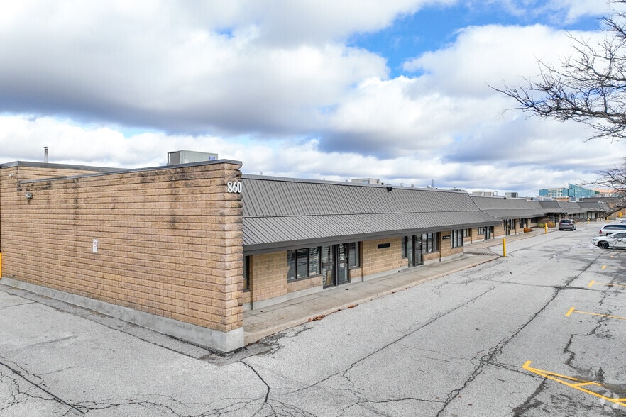 860 Denison St, Markham, ON for sale - Primary Photo - Image 1 of 1